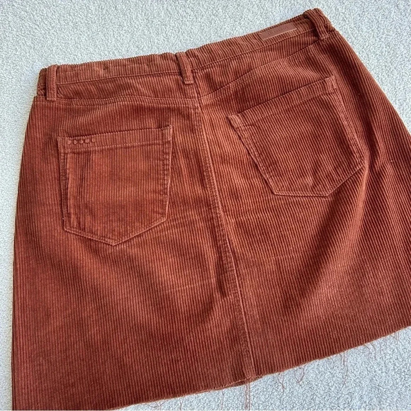 BlankNYC Atlas Rusty Brown Corduroy Cotton Raw Hem Mini Skirt Fall Transition 28 - Picture 3 of 8